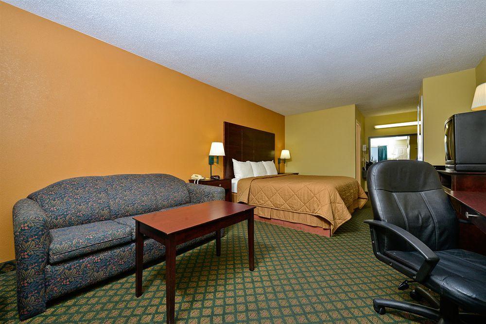 Super 8 By Wyndham Universal City Exteriér fotografie