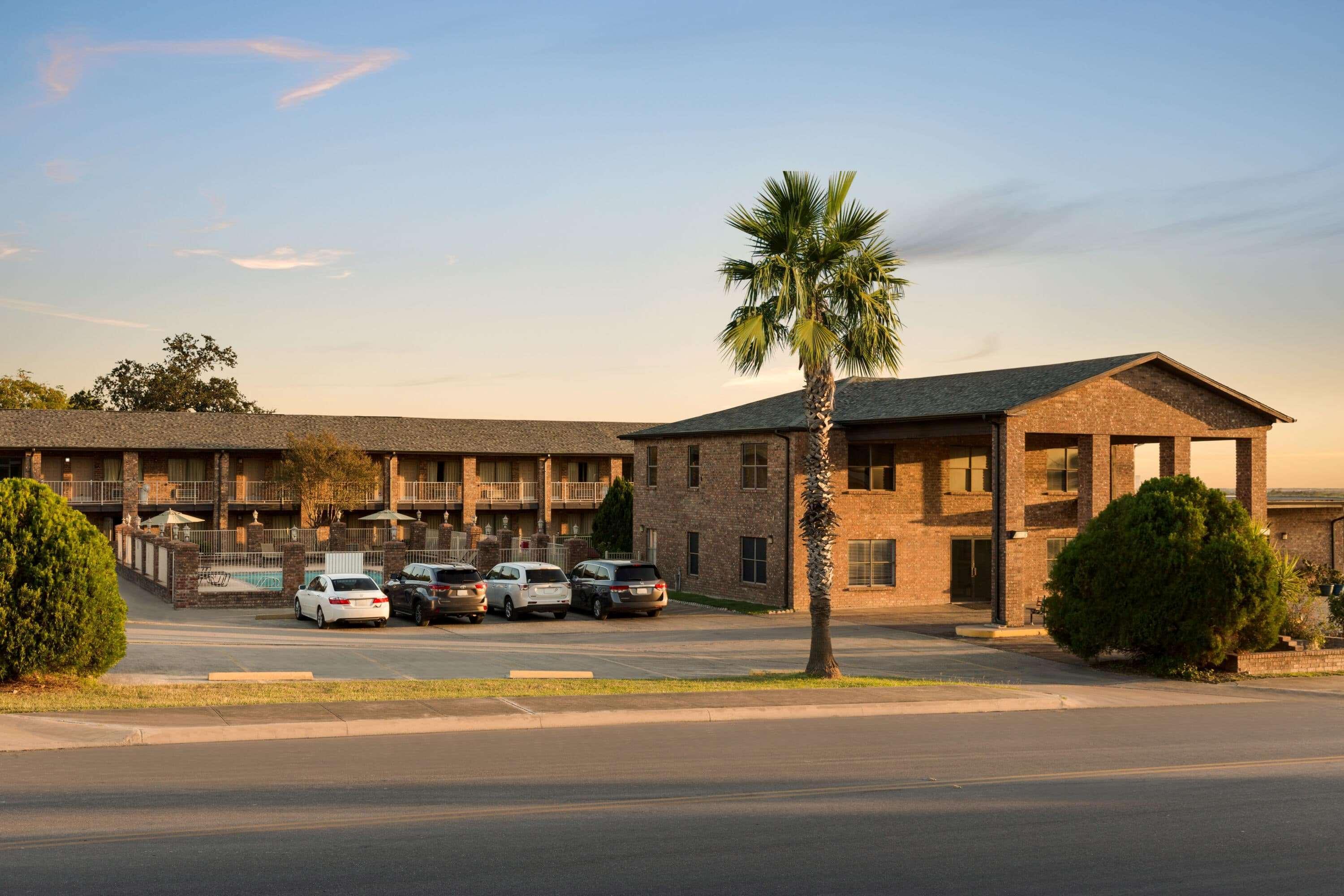 Super 8 By Wyndham Universal City Exteriér fotografie