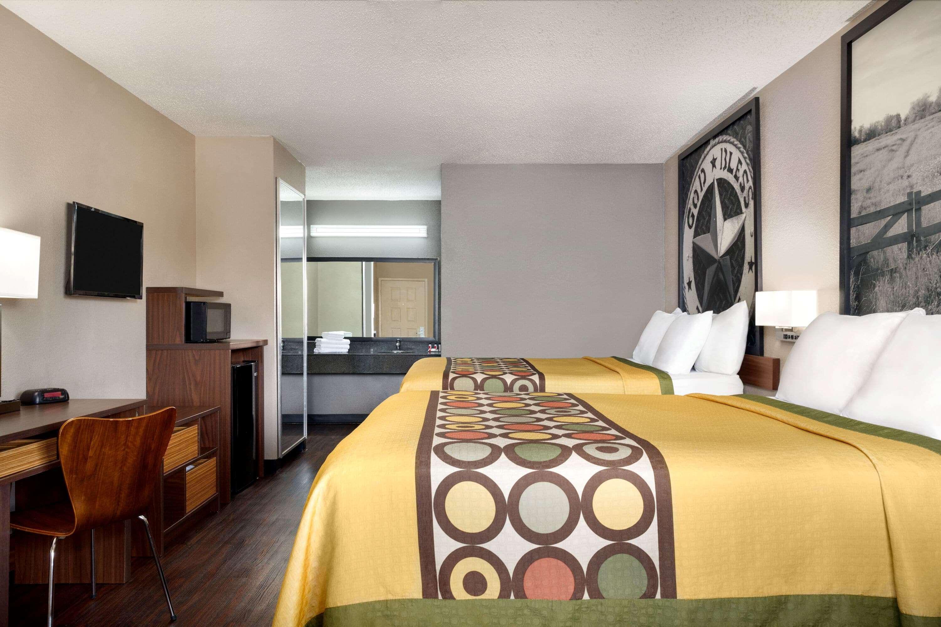 Super 8 By Wyndham Universal City Exteriér fotografie