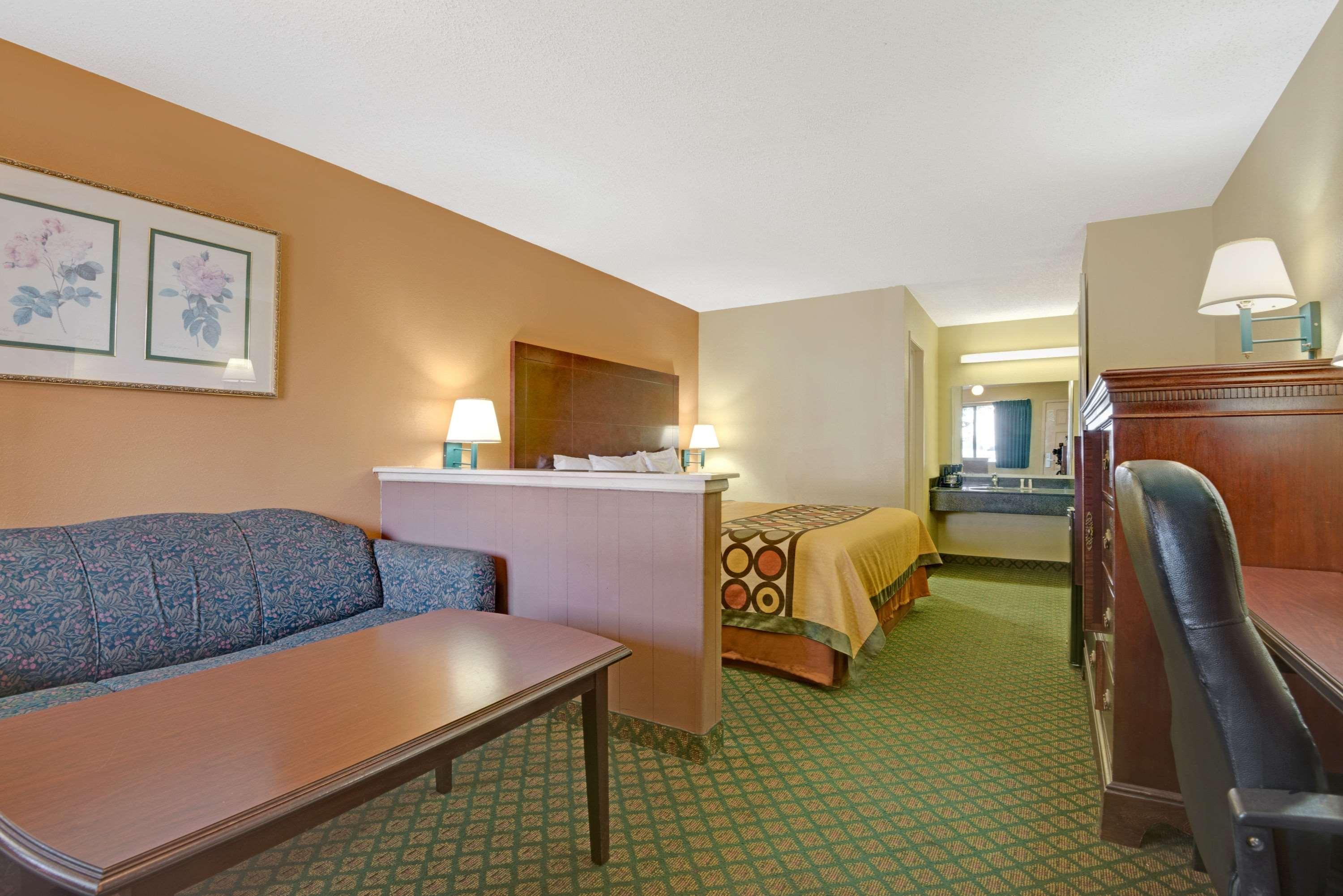 Super 8 By Wyndham Universal City Exteriér fotografie