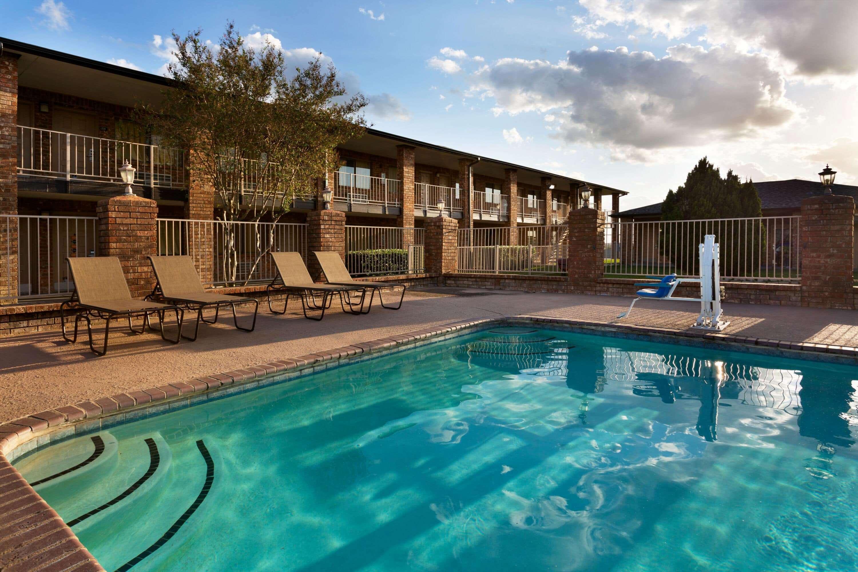 Super 8 By Wyndham Universal City Exteriér fotografie