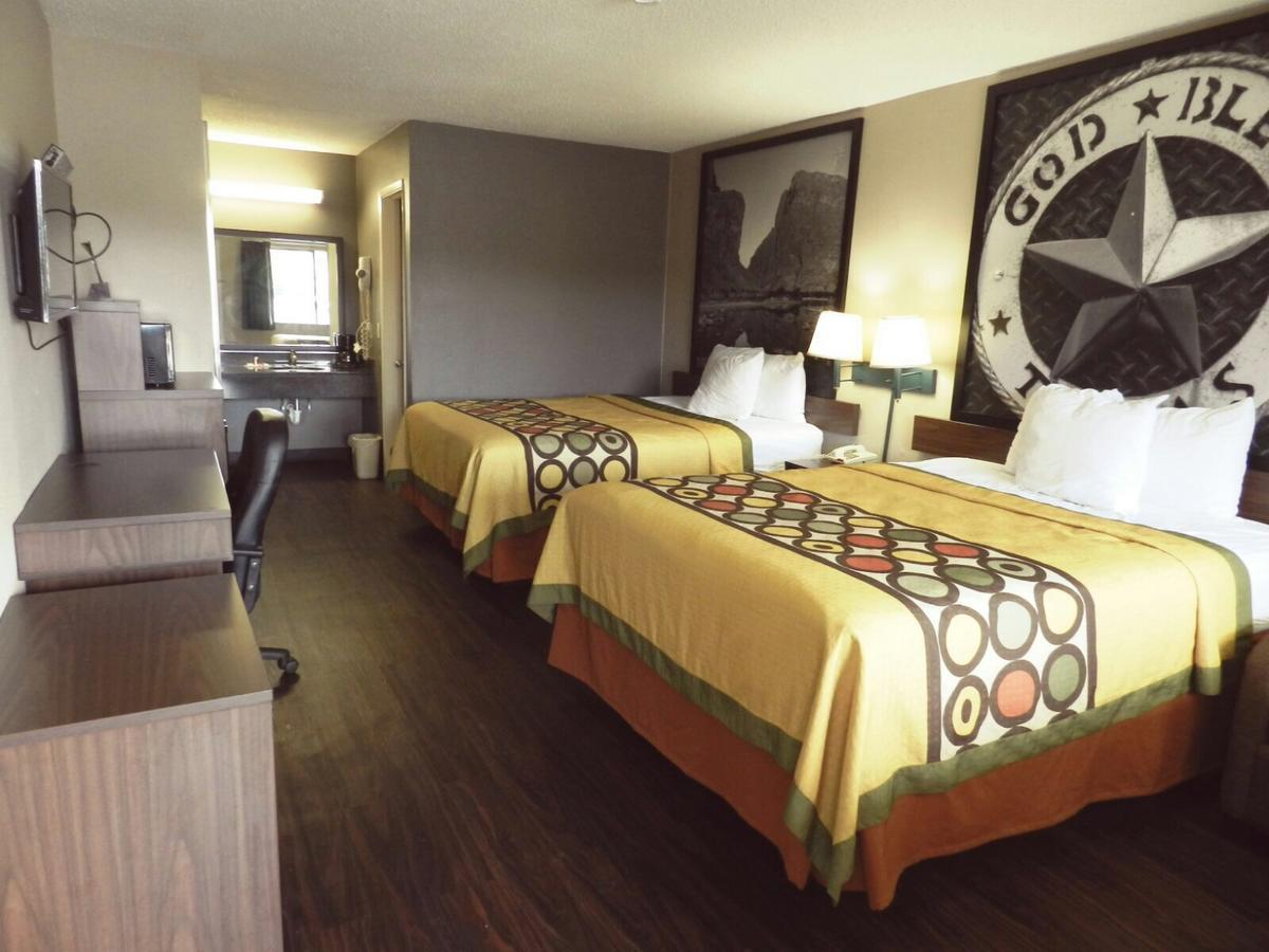 Super 8 By Wyndham Universal City Exteriér fotografie